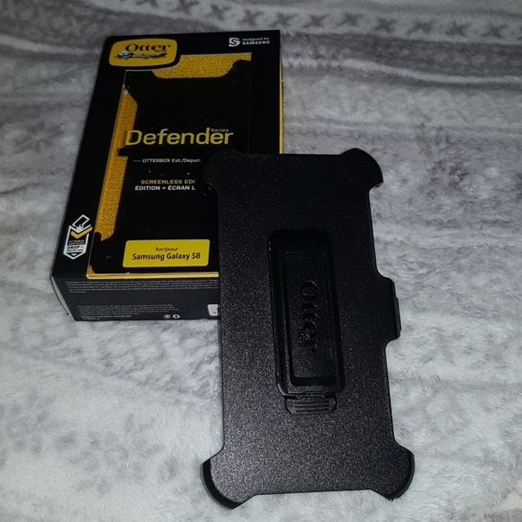 Otter Box defender rugged protection phone clip - Picture 3 of 3